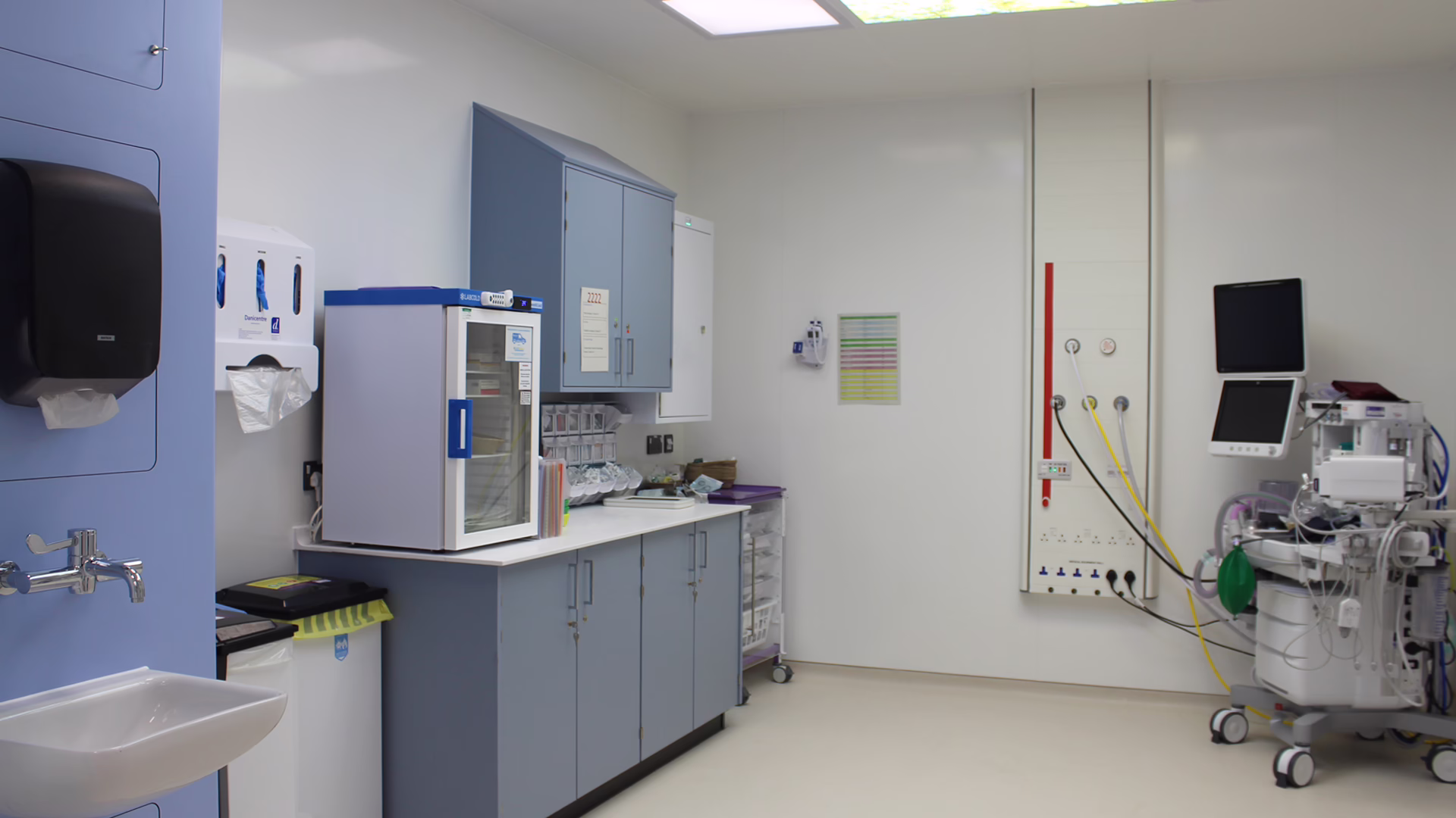 Hereford County Hospital - operating theatre anaesthetic room