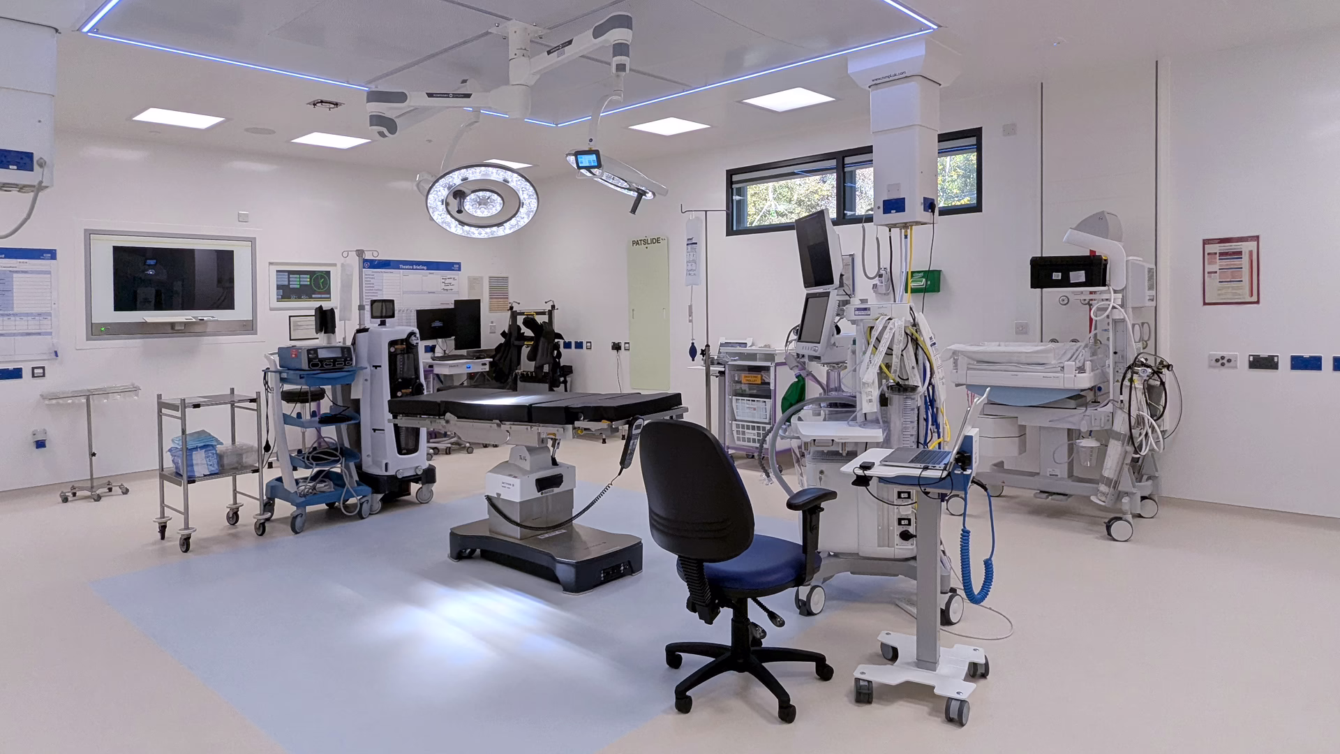 Hereford County Hospital - operating theatre with ultraclean ventilation system, PACS system, theatre lights and all equipment